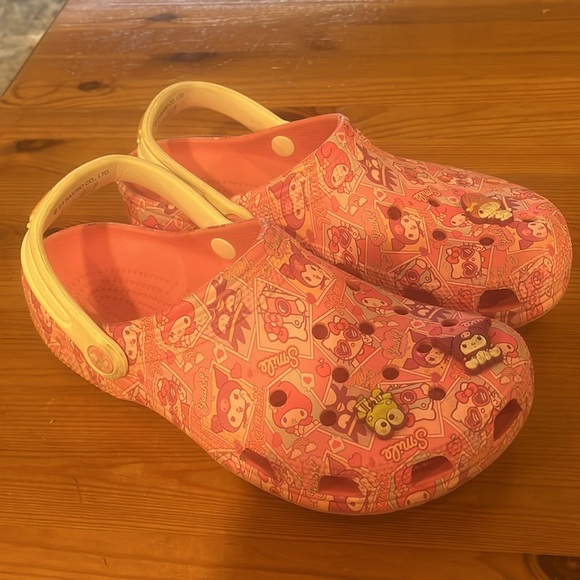 Women’s Crocs x Hello Kitty® Classic Clog - Pink Size M8 W10 - Picture 6 of 14